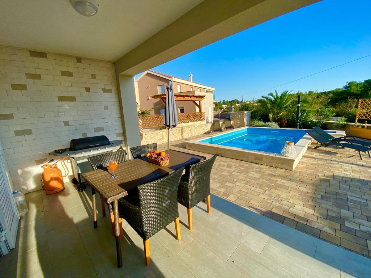 Villa Island Vir With Pool Dış mekan fotoğraf