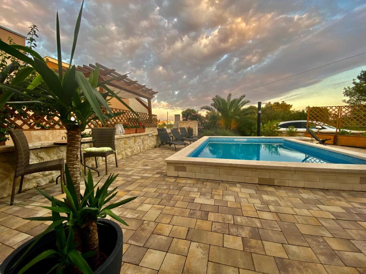 Villa Island Vir With Pool Dış mekan fotoğraf
